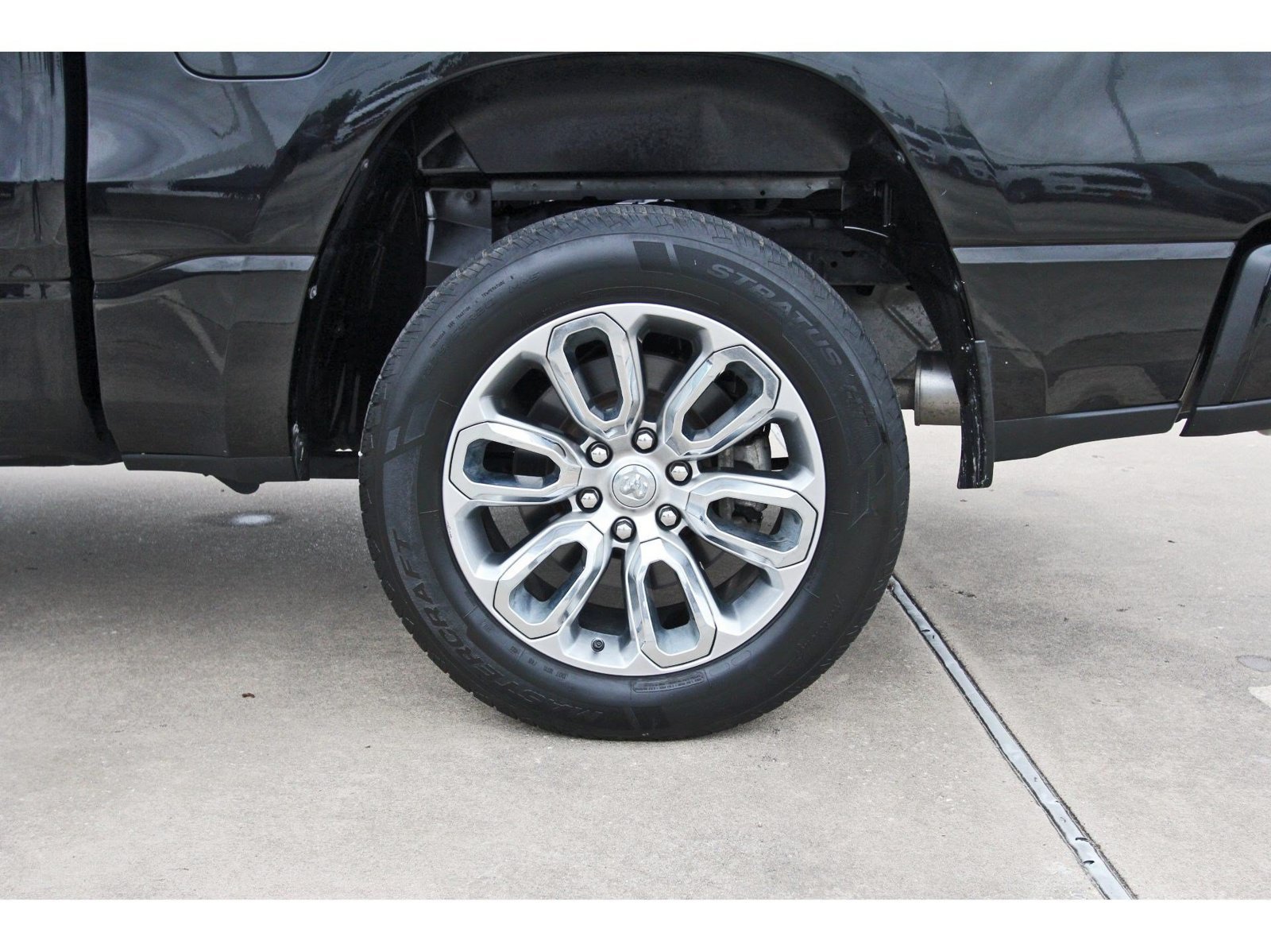 Used 2023 RAM 1500 Laramie AWD/4WD image 30