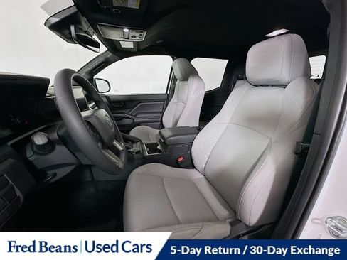 Used 2025 Toyota Tacoma SR5 w/ SR5 Upgrade Package AWD/4WD image 26