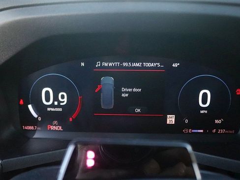 Used 2025 Ford Explorer ST-Line w/ ST-Line Street Pack image 21