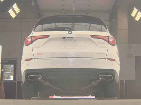 Used 2023 Acura MDX SH-AWD w/ Advance Package image 8