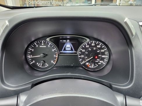 Used 2020 Nissan Pathfinder Platinum image 23