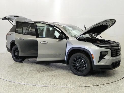 New 2026 Chevrolet Traverse LT w/ Midnight/Sport Edition AWD/4WD image 9