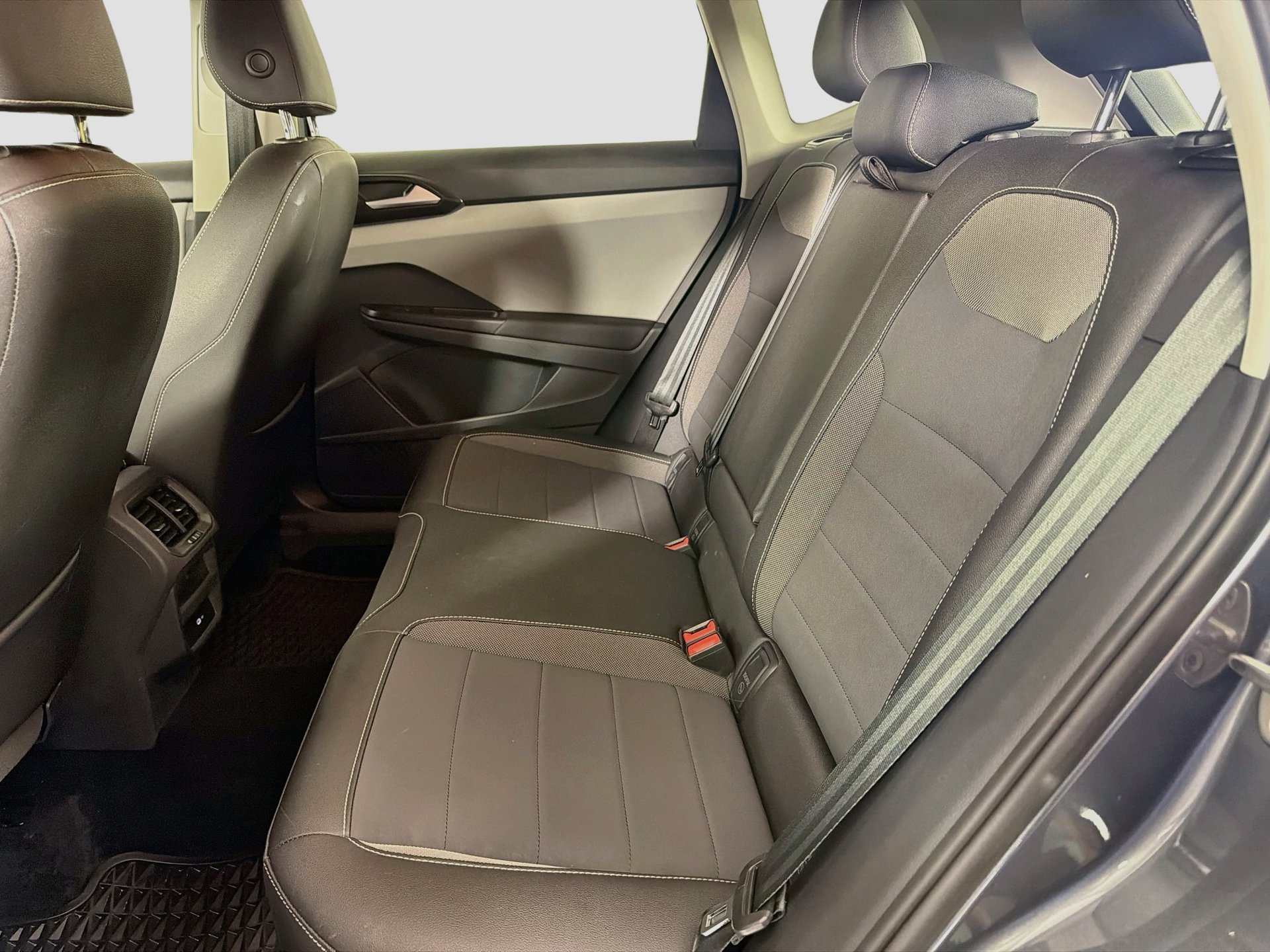 Certified 2023 Volkswagen Taos SE FWD image 23