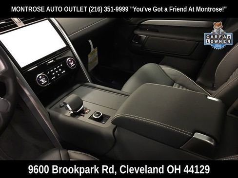 Used 2024 Land Rover Discovery Dynamic SE image 14