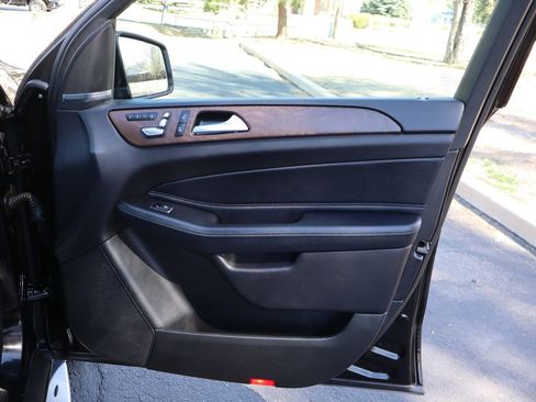 Used 2017 Mercedes-Benz GLS 450 4MATIC image 28