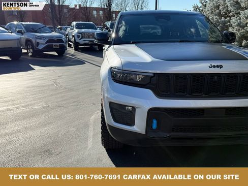 Used 2024 Jeep Grand Cherokee Trailhawk image 13