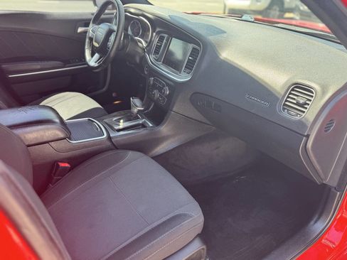 Used 2015 Dodge Charger SXT image 14