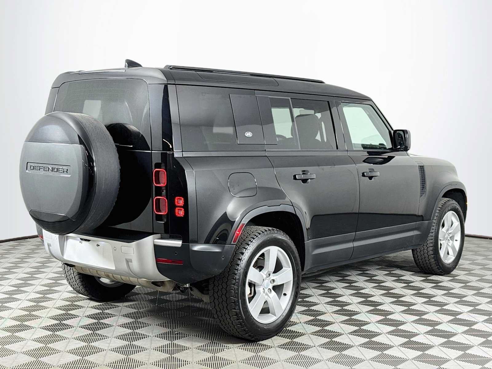 Certified 2024 Land Rover Defender 110 S AWD/4WD image 5
