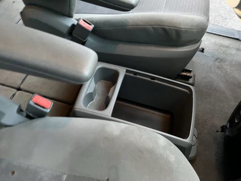 Used 2008 Chrysler Town & Country LX image 30