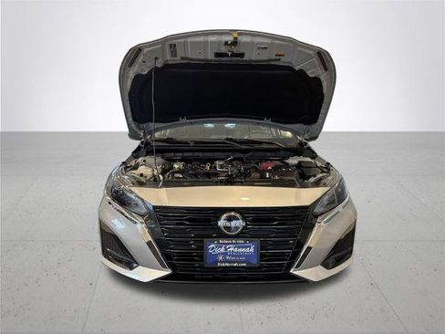 Certified 2025 Nissan Altima 2.5 SV FWD image 5