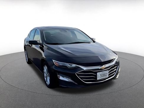 Used 2024 Chevrolet Malibu LT image 3