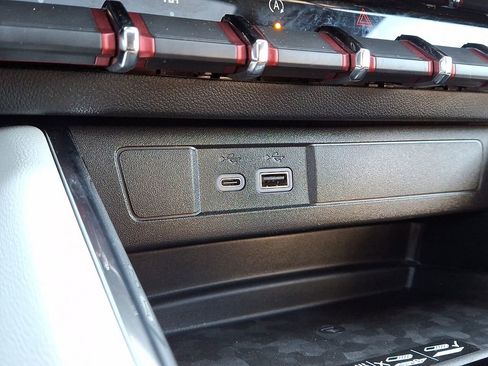 Used 2024 GMC Canyon AT4X AWD/4WD image 25