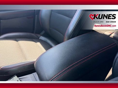 Used 2025 Ford Escape ST-Line AWD/4WD image 25