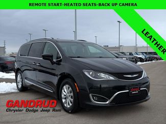 Used 2018 Chrysler Pacifica Touring-L video 1