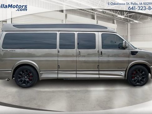 Used 2023 GMC Savana 2500 Extended image 2