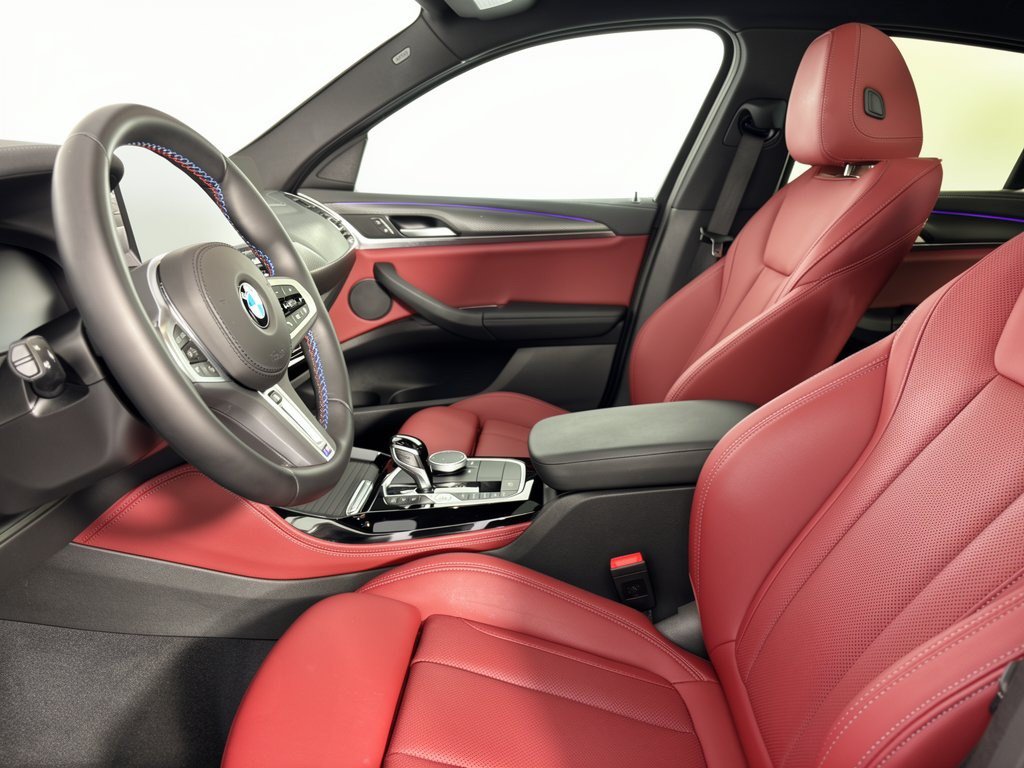 Certified 2025 BMW X4 M40i w/ Premium Package AWD/4WD image 5