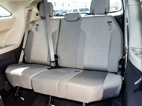 Used 2024 Toyota Sienna LE image 25