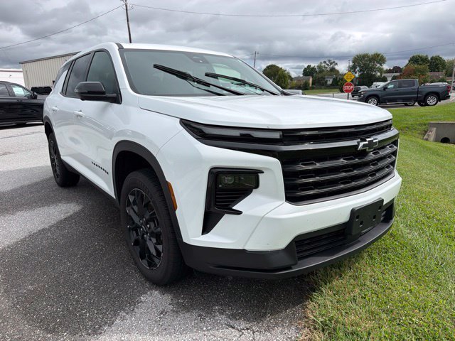 Used 2024 Chevrolet Traverse LS w/ Midnight/Sport Edition AWD/4WD image 1