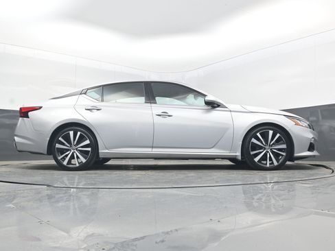 Used 2020 Nissan Altima 2.0 Platinum image 28