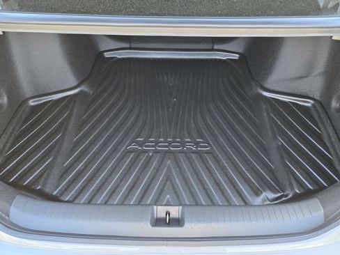 Used 2024 Honda Accord Sport image 9