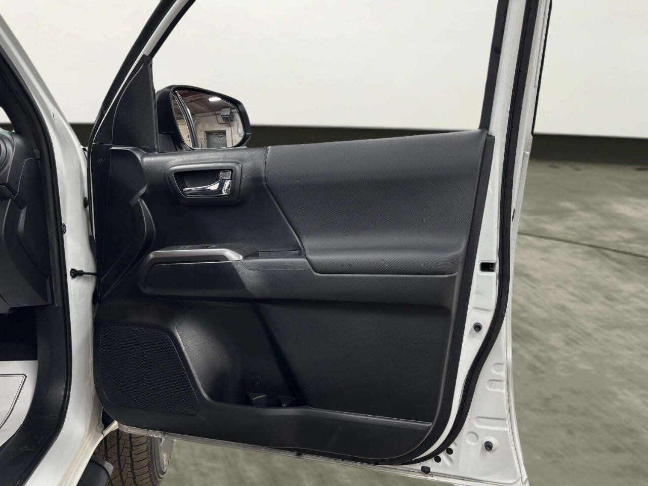 Used 2021 Toyota Tacoma TRD Sport RWD image 18