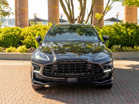 Used 2025 Aston Martin DBX 707 image 6