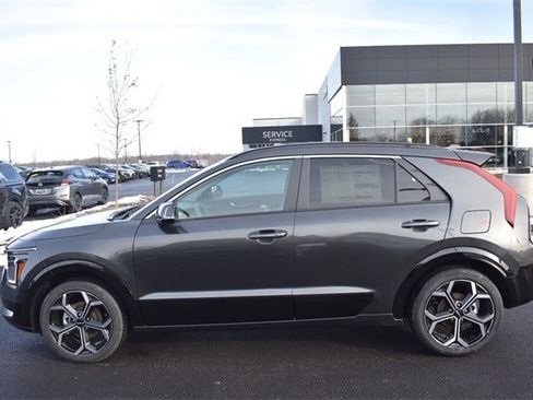 New 2025 Kia Niro EX Touring image 6