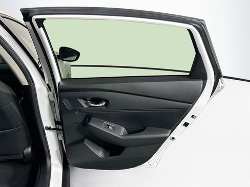 Used 2025 Honda Accord SE image 27