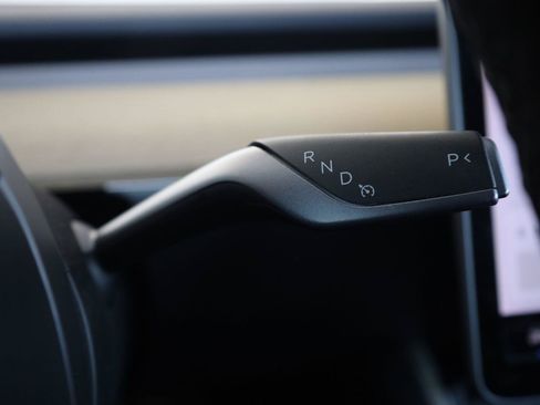 Used 2018 Tesla Model 3 Long Range RWD image 32