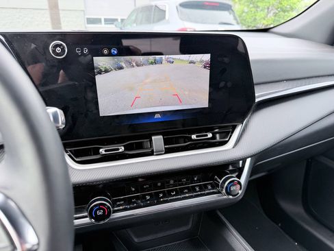 Used 2026 Chevrolet Equinox LT w/ Convenience Package II FWD image 16