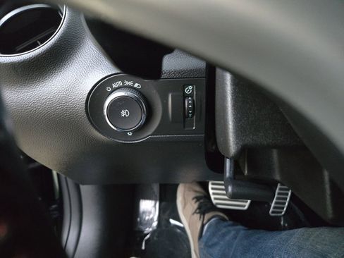 Used 2015 Chevrolet Camaro ZL1 image 20