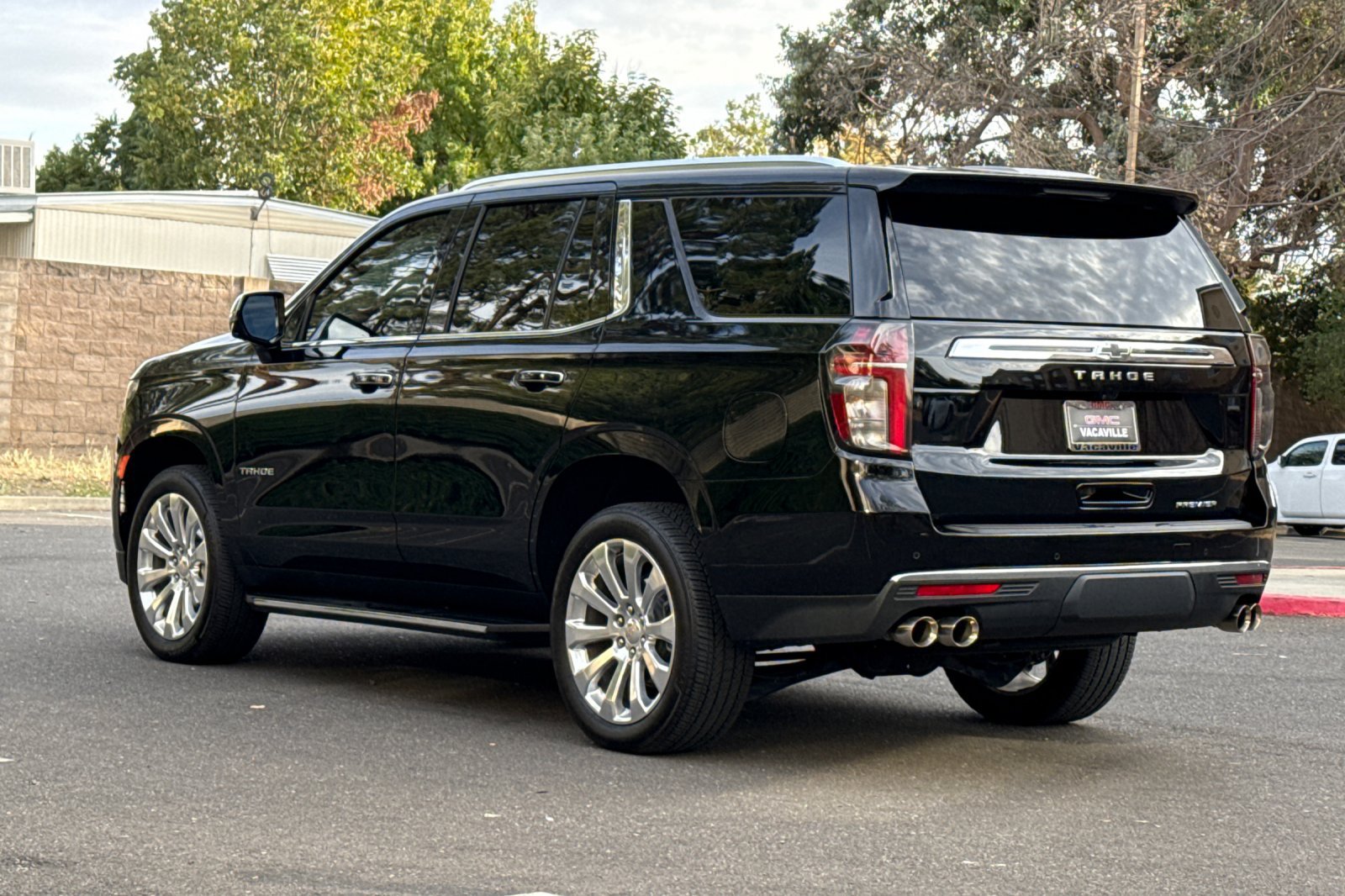Used 2025 Chevrolet Tahoe Premier AWD/4WD image 7