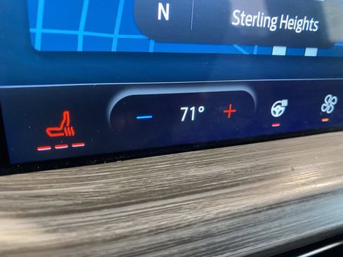 Used 2023 Ford Escape Platinum w/ Premium Technology Package image 25