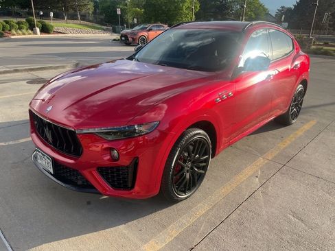 Used 2022 Maserati Levante Modena AWD/4WD image 2