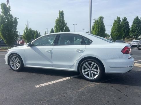 Used 2019 Volkswagen Passat 2.0T Wolfsburg w/ Wheels & Sunroof Package image 8