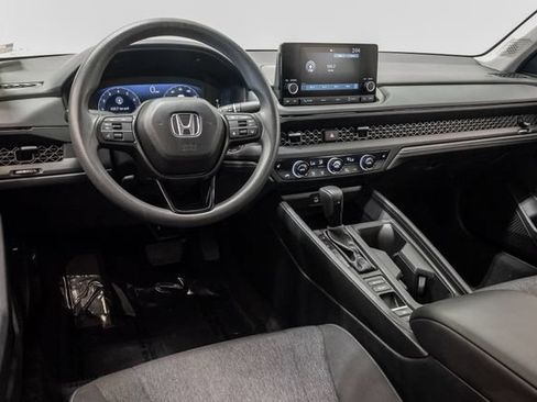 Used 2025 Honda Accord SE image 7