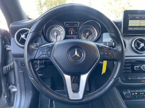 Used 2014 Mercedes-Benz CLA 250 image 24