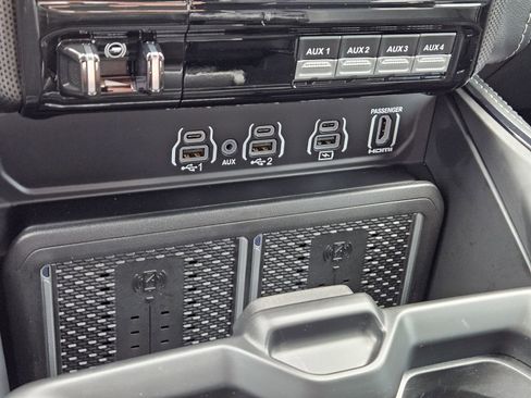 New 2025 RAM 2500 Limited image 22