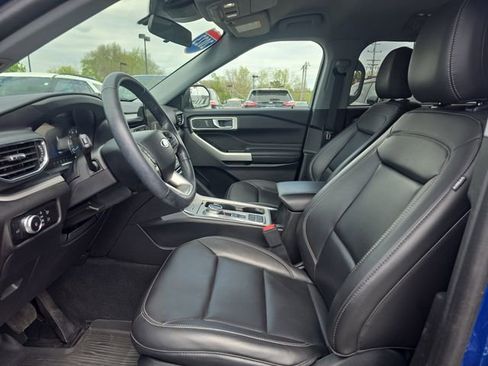Certified 2023 Ford Explorer XLT w/ Equipment Group 202A RWD image 13