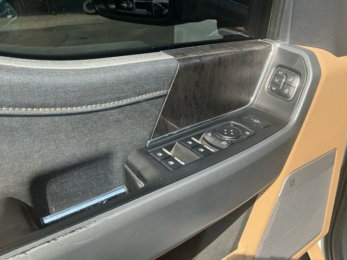 Used 2024 Ford F250 Lariat w/ Chrome Package AWD/4WD image 16