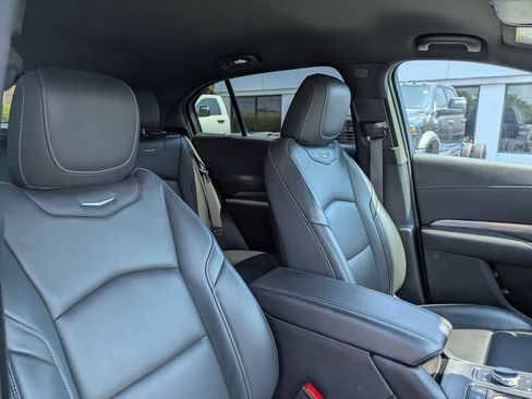 Used 2025 Cadillac XT4 Premium Luxury FWD image 19