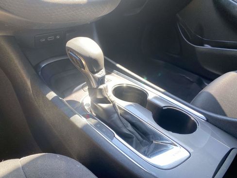 Used 2021 Chevrolet Malibu LT FWD image 26