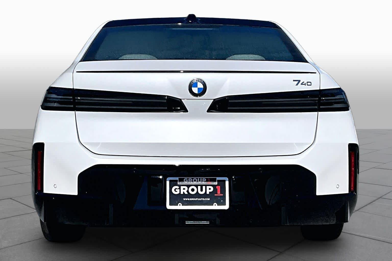 New 2027 BMW 740i w/ Executive Package RWD image 4
