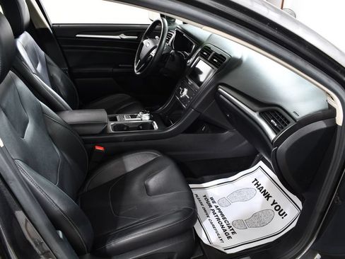 Used 2017 Ford Fusion Titanium FWD image 10