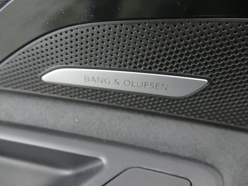 New 2025 Audi SQ5 Premium Plus image 12