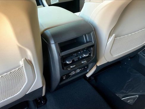 New 2025 Jeep Grand Cherokee Limited image 21