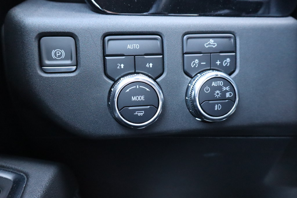 Used 2023 GMC Sierra 1500 Elevation w/ LPO, Elevation Black Package AWD/4WD image 13