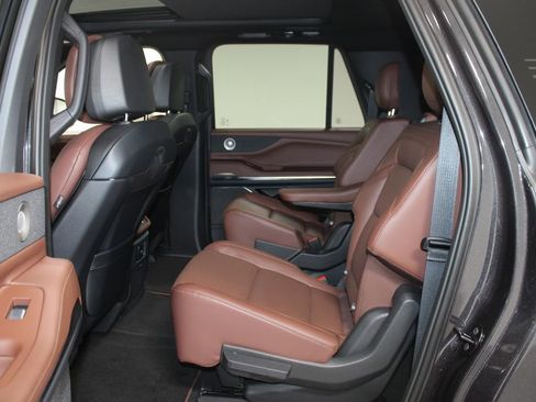 New 2025 Lincoln Navigator L Reserve image 28