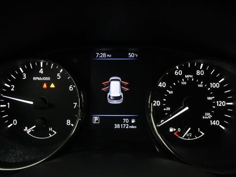 Used 2019 Nissan Rogue SV image 18