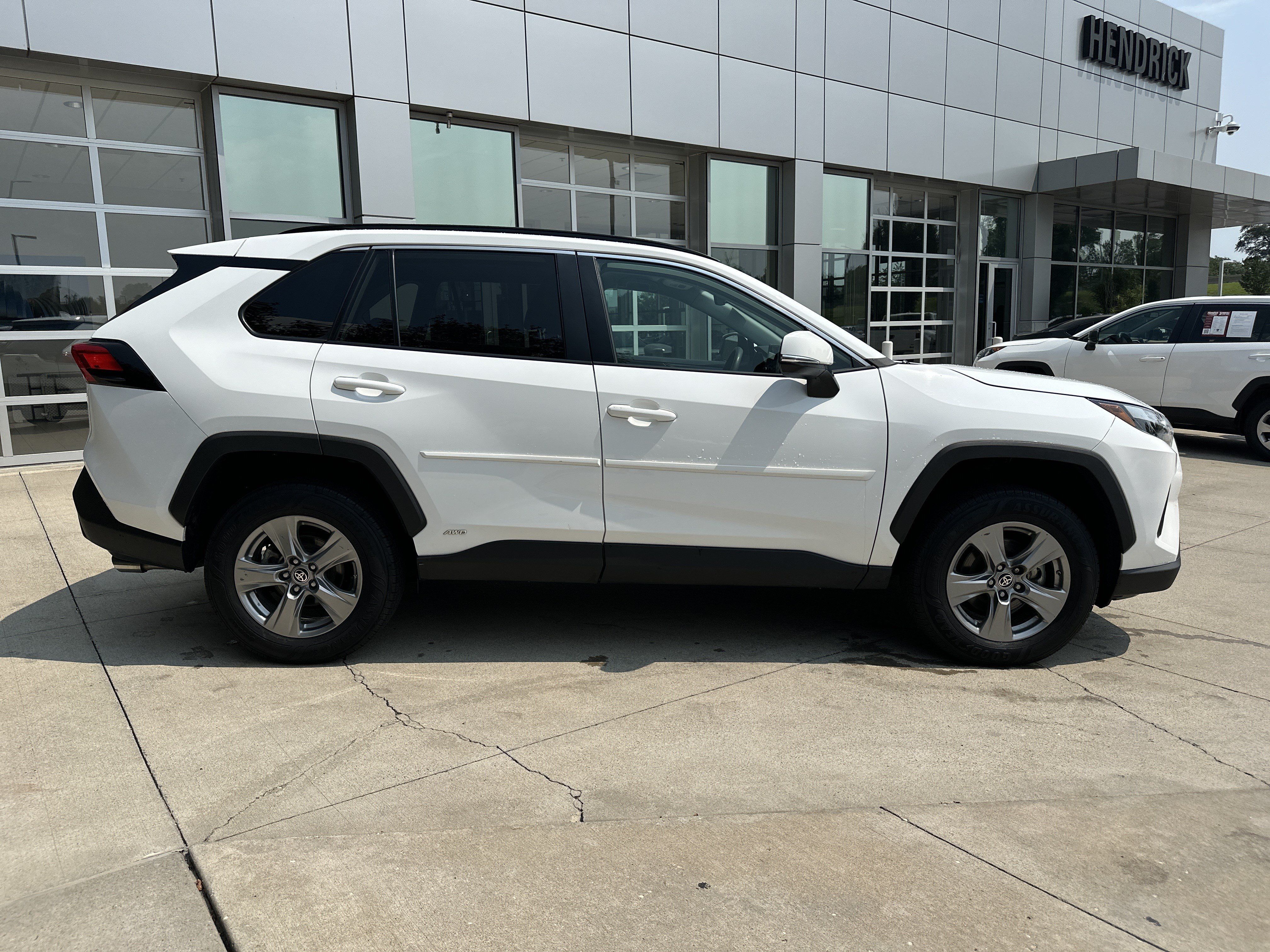 Used 2024 Toyota RAV4 LE AWD/4WD image 10